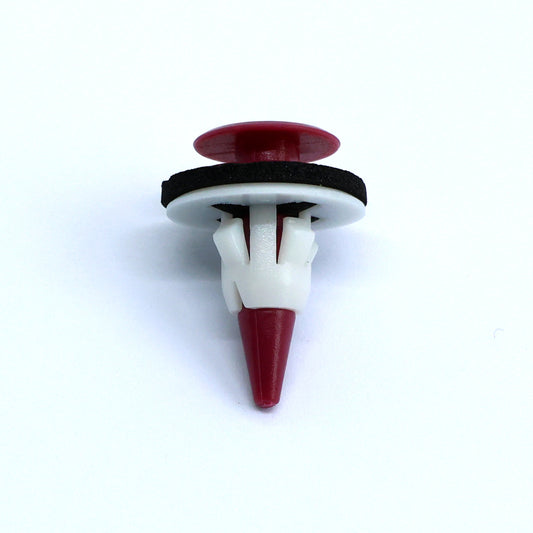 Moulding Retaining Clip - ISUZU